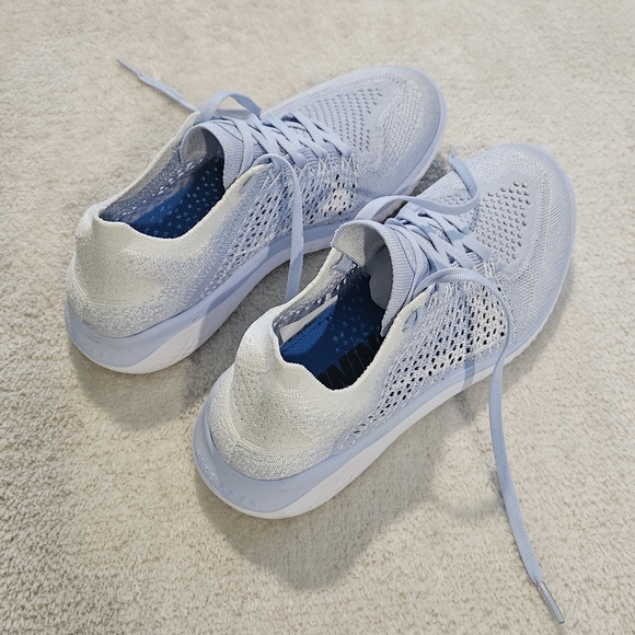 Nike Flyknit Blue Size Women's 9 Activewear Athleisure Workout Casual - Picture 2 of 13